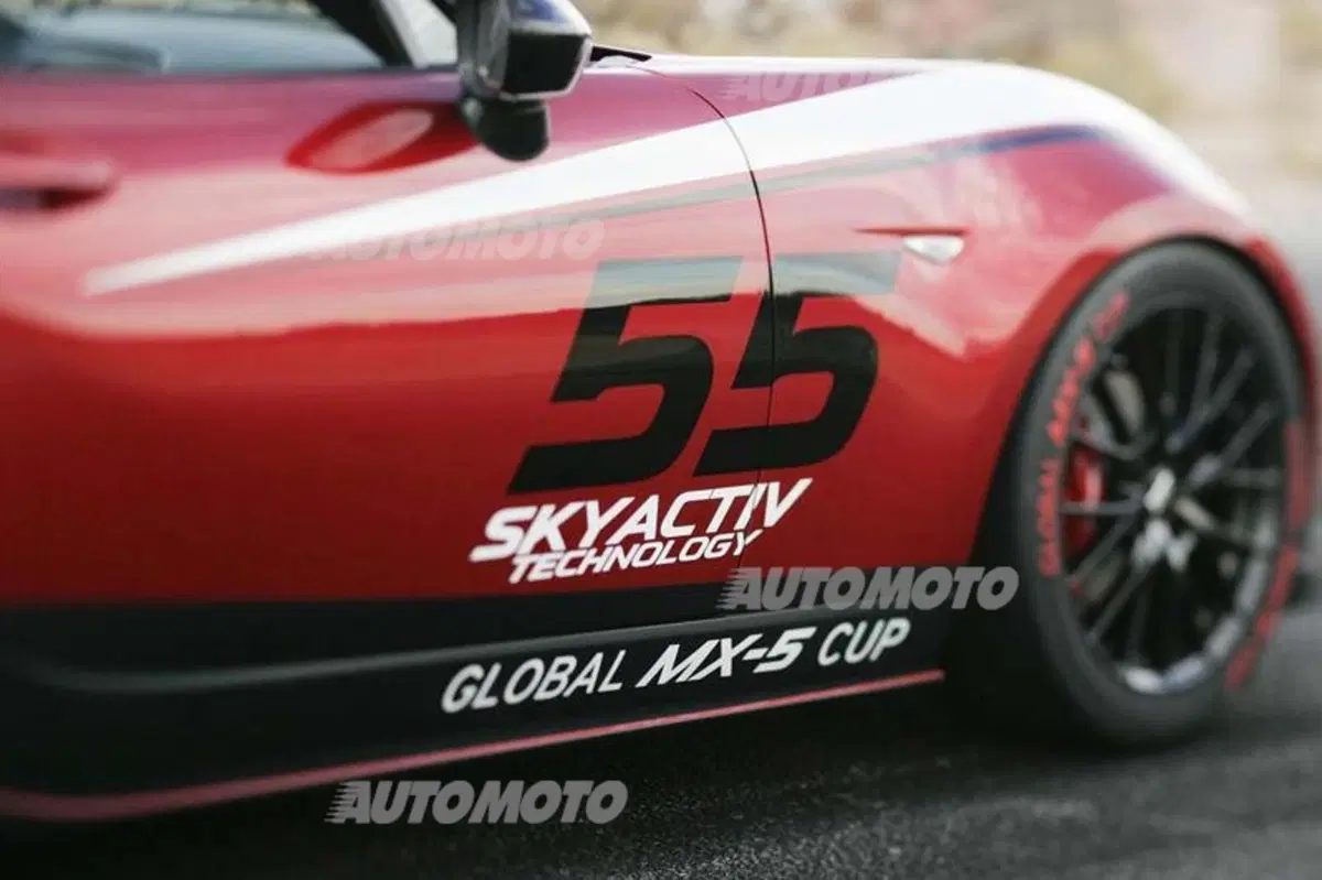 Nuova Mazda MX-5: la versione da corsa fa sul serio. Anche in Europa (27)