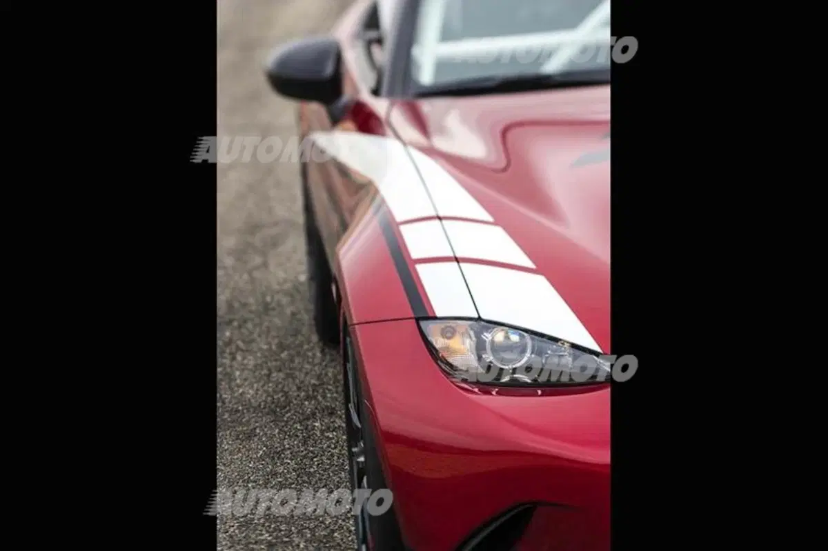 Nuova Mazda MX-5: la versione da corsa fa sul serio. Anche in Europa (30)