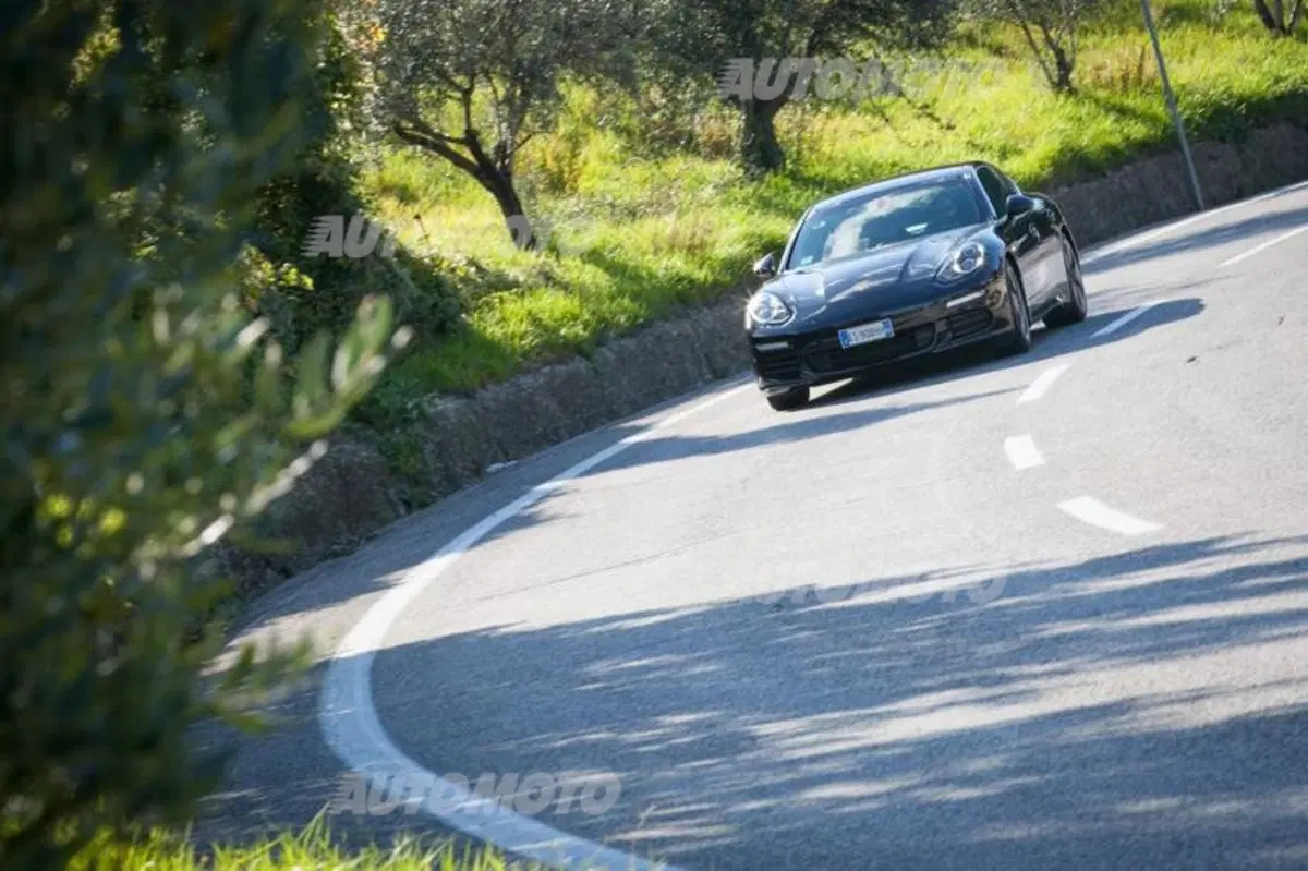 Porsche Panamera S E-Hybrid: 24 ore di gara per scoprire quanto consuma davvero (11)