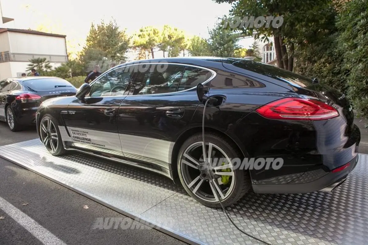 Porsche Panamera S E-Hybrid: 24 ore di gara per scoprire quanto consuma davvero (19)