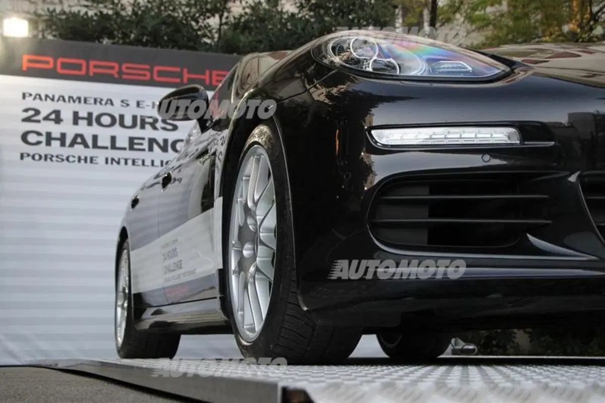 Porsche Panamera S E-Hybrid: 24 ore di gara per scoprire quanto consuma davvero (23)