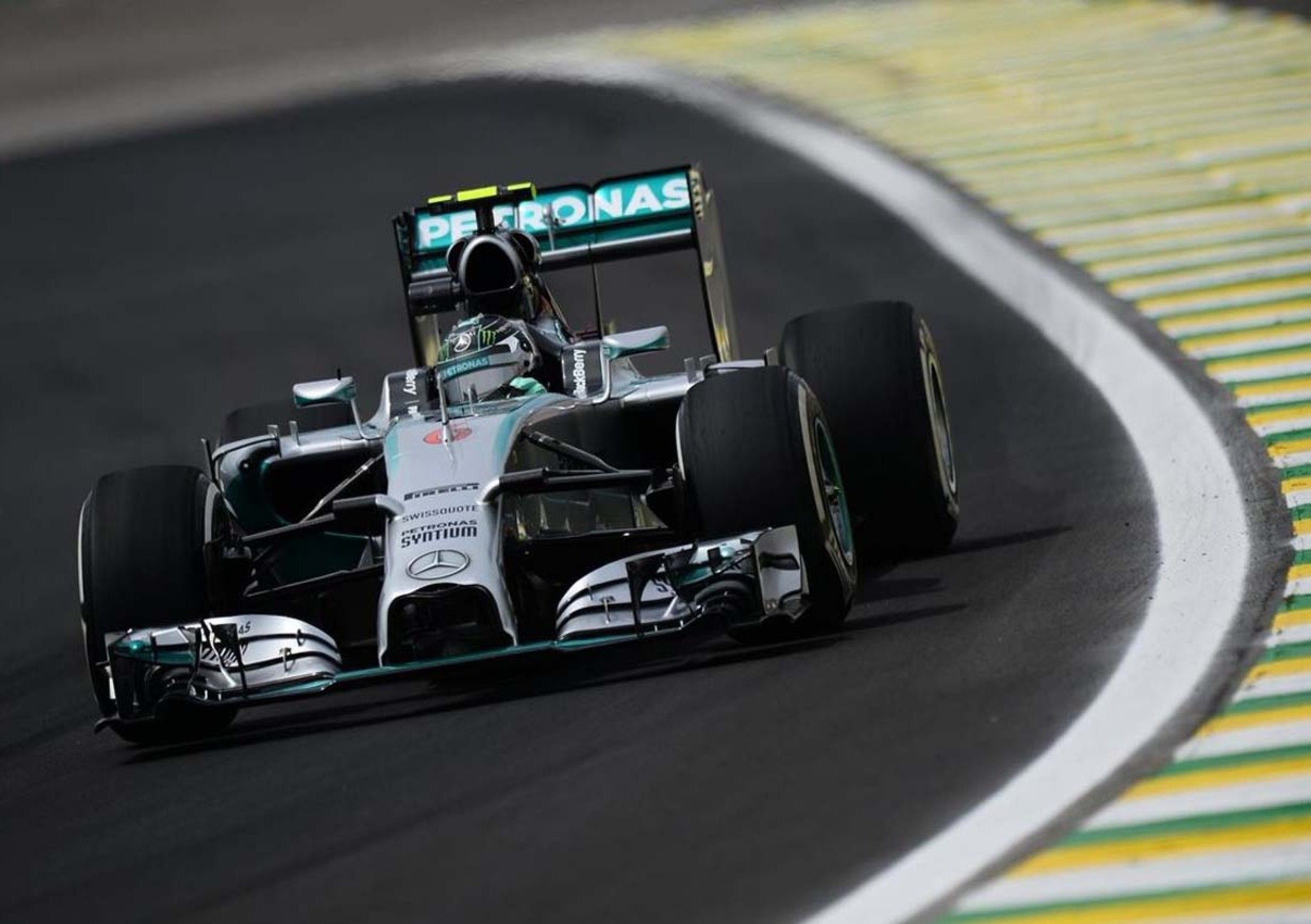 Formula 1 Brasile 2014: Rosberg in testa alle libere del venerd&igrave;