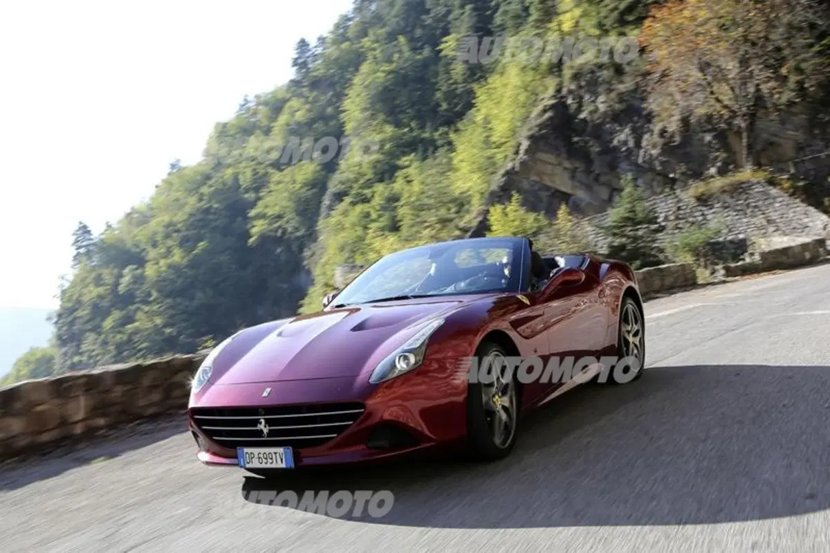 Ferrari California T, il test del collaudatore. Il sound è da pelle d'oca [video]