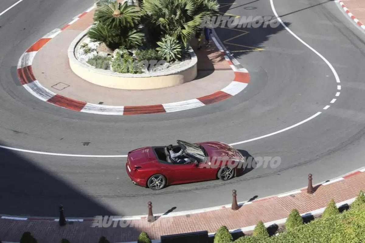 Ferrari California T, il test del collaudatore. Il sound è da pelle d'oca [video] (6)