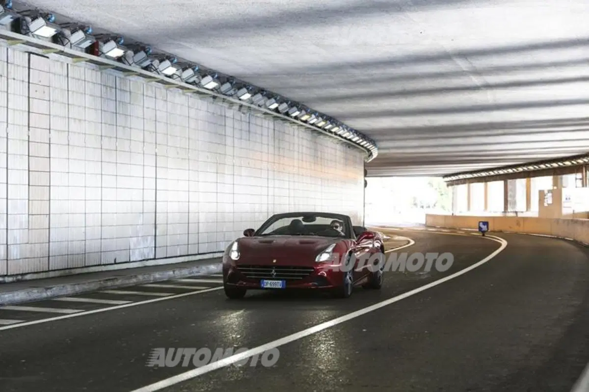 Ferrari California T, il test del collaudatore. Il sound è da pelle d'oca [video] (8)