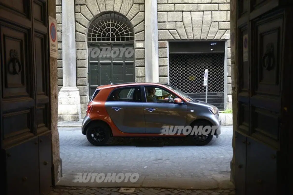 Nuova smart forfour (32)