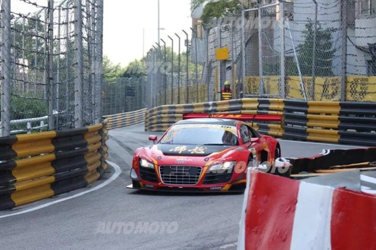 Dalle auto alle moto: il folle weekend di corsa a Macao (12)