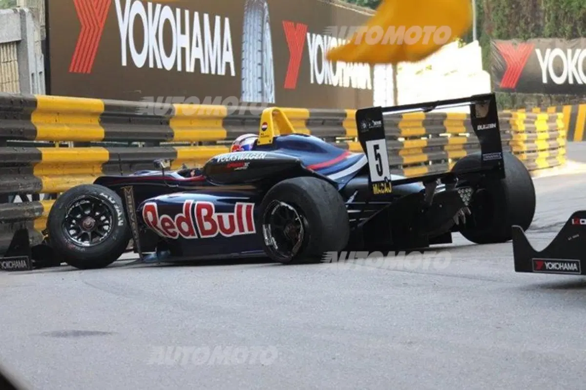 Dalle auto alle moto: il folle weekend di corsa a Macao (20)