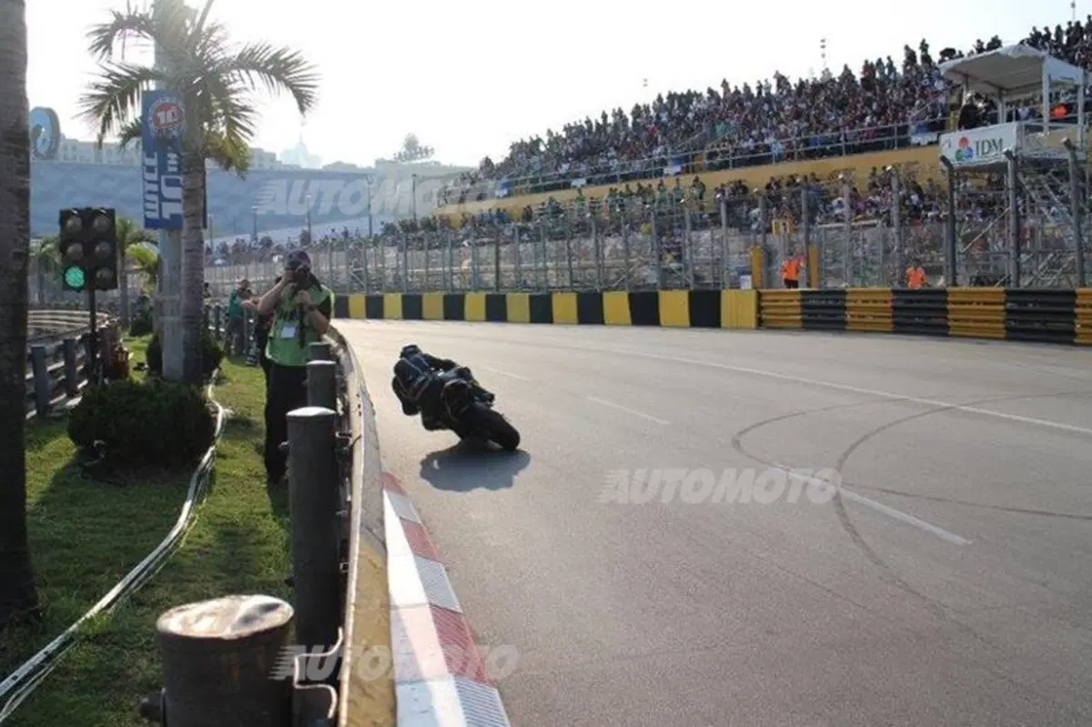 Dalle auto alle moto: il folle weekend di corsa a Macao (33)
