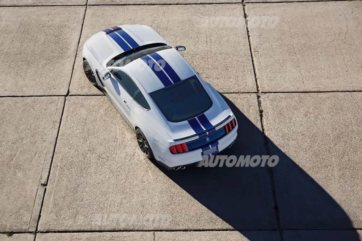 Ford Mustang Shelby GT350: quando i cavalli non bastano mai