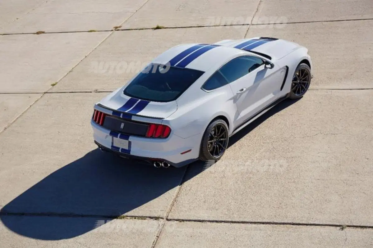 Ford Mustang Shelby GT350: quando i cavalli non bastano mai (9)