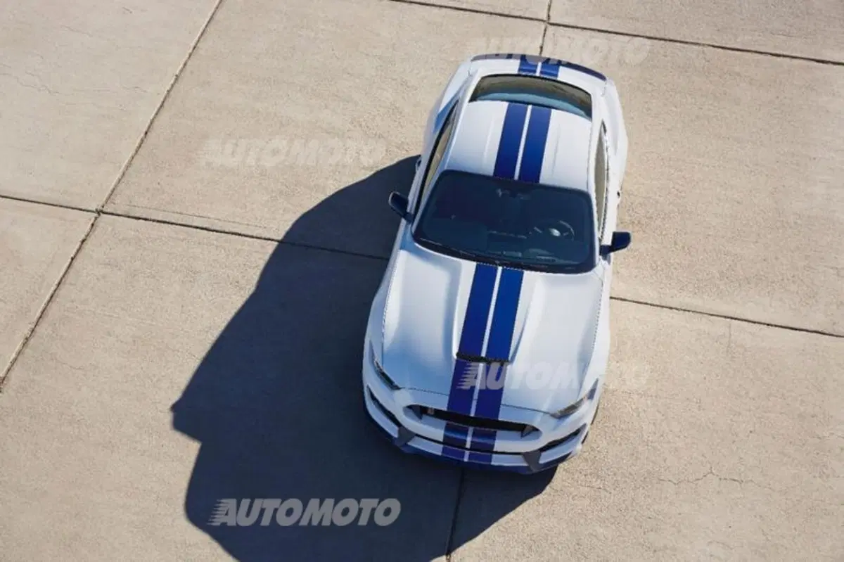 Ford Mustang Shelby GT350: quando i cavalli non bastano mai (10)