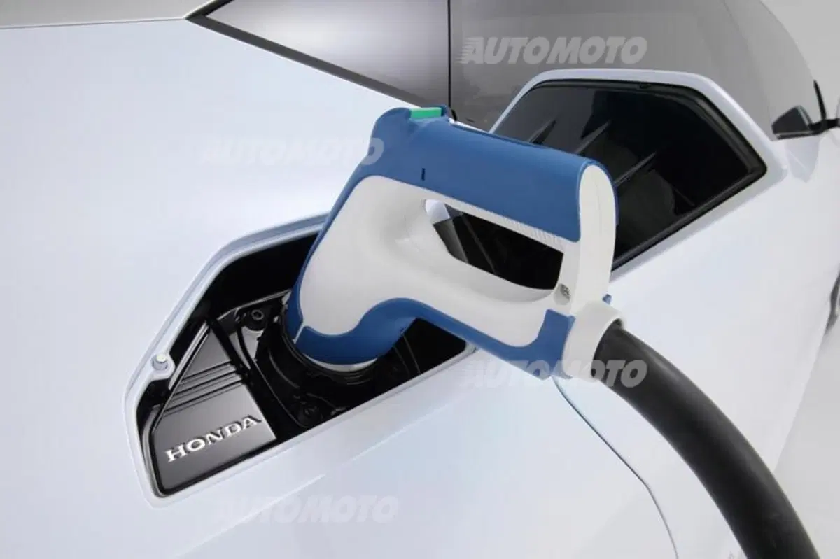 Honda FCV concept. La carica dell'idrogeno (6)