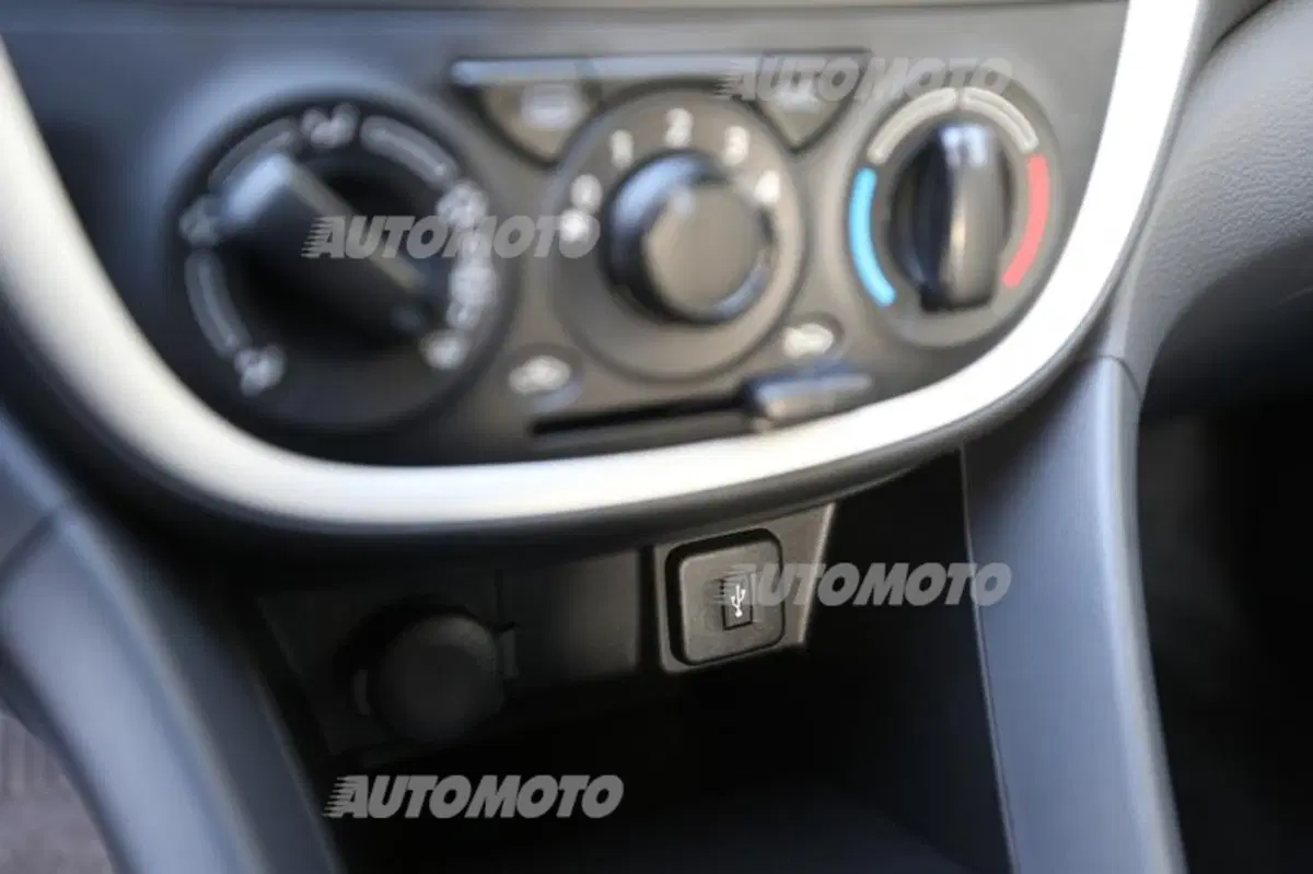 Suzuki Celerio (26)