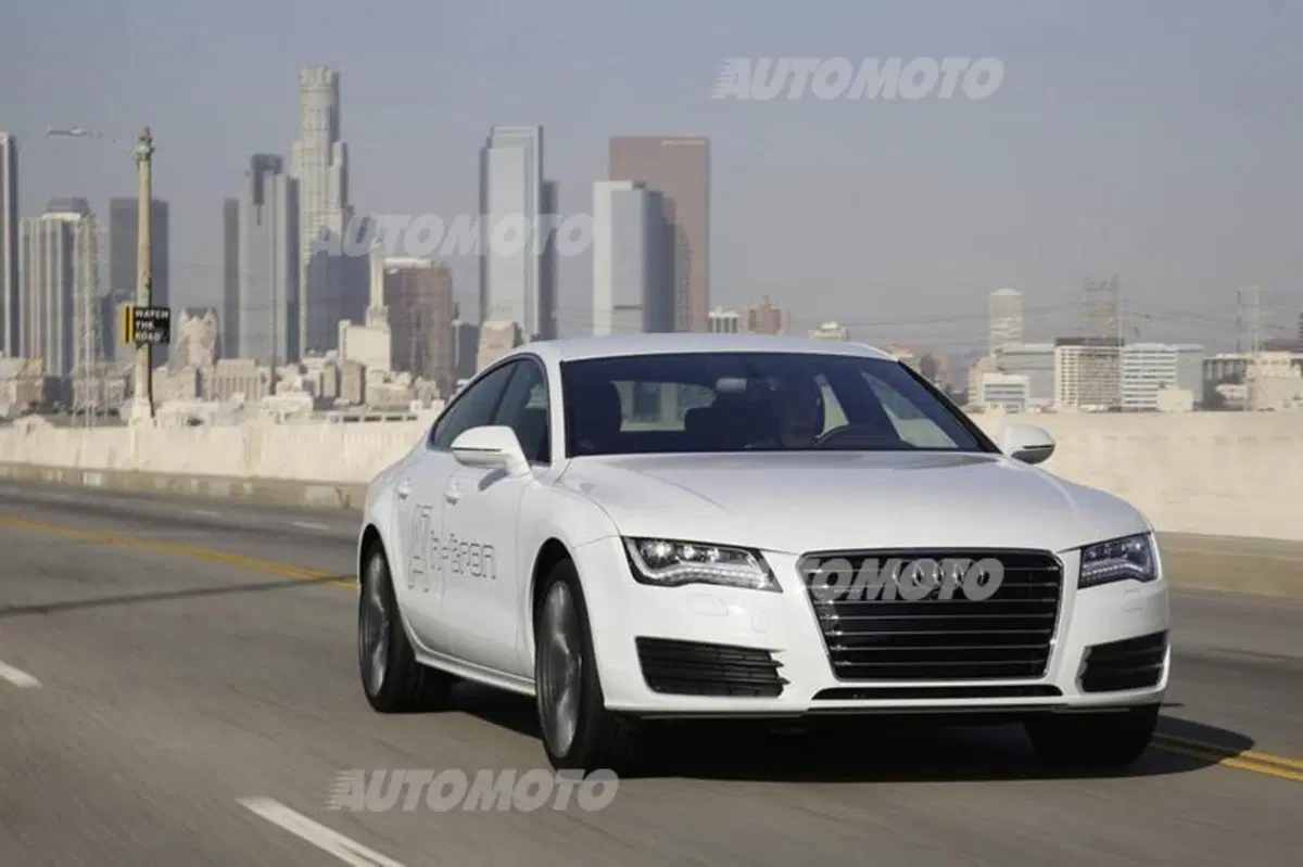 Audi A7 h-tron concept: l'auto a idrogeno diventa anche plug in (12)