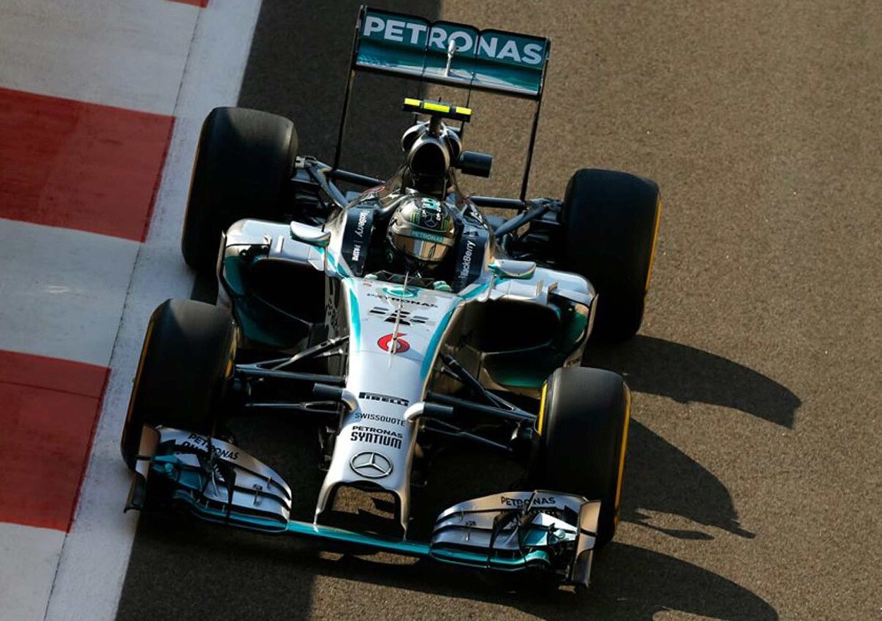 Formula 1 Abu Dhabi 2014: Rosberg strappa la pole. La sfida con Hamilton si infiamma