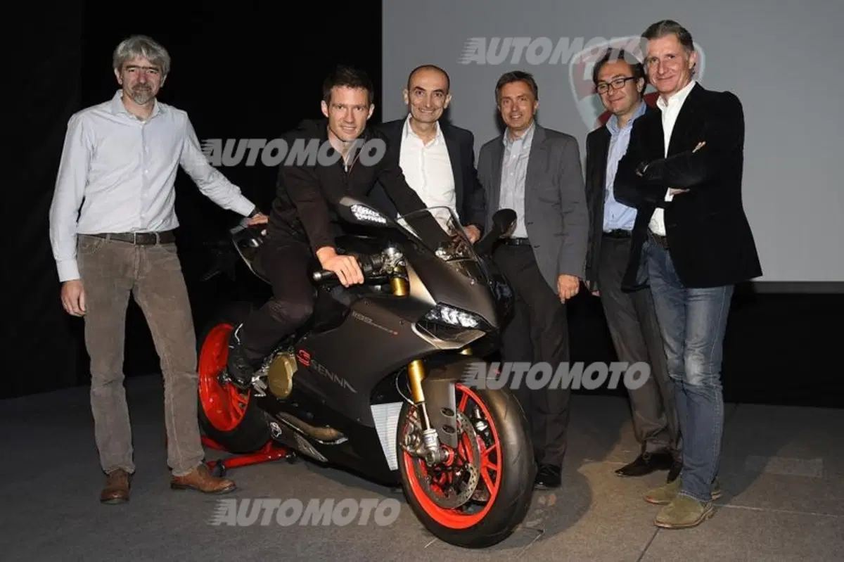 Ogier vince il WRC: VW lo ringrazia con una Ducati 1199 Panigale S Senna (2)