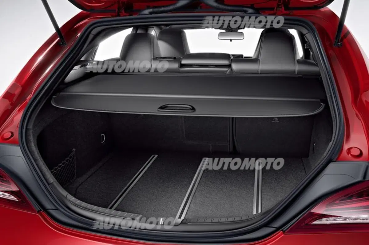 Mercedes-Benz CLA Shooting Brake: ecco la station coupé (17)
