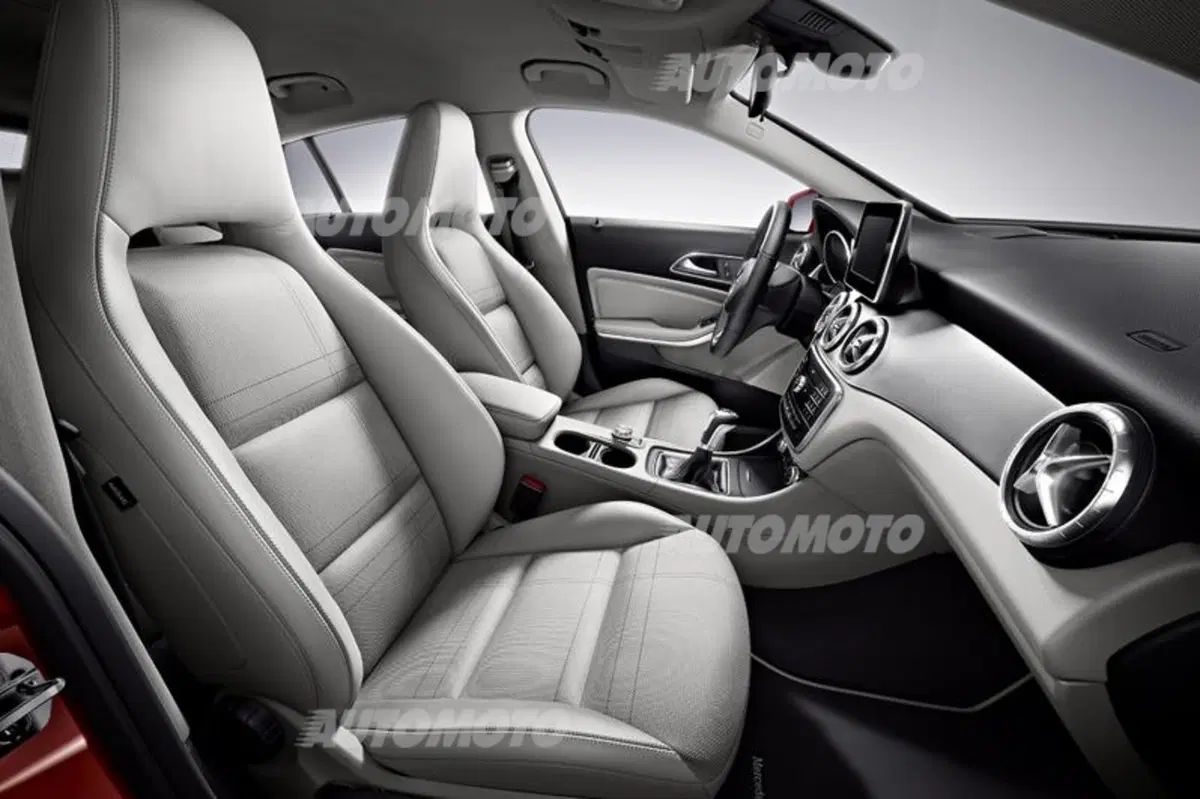Mercedes-Benz CLA Shooting Brake: ecco la station coupé (19)