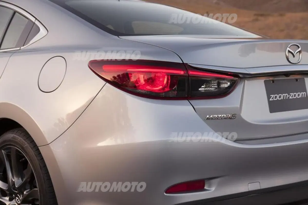 Mazda6 restyling: ecco come cambia dentro e fuori (20)