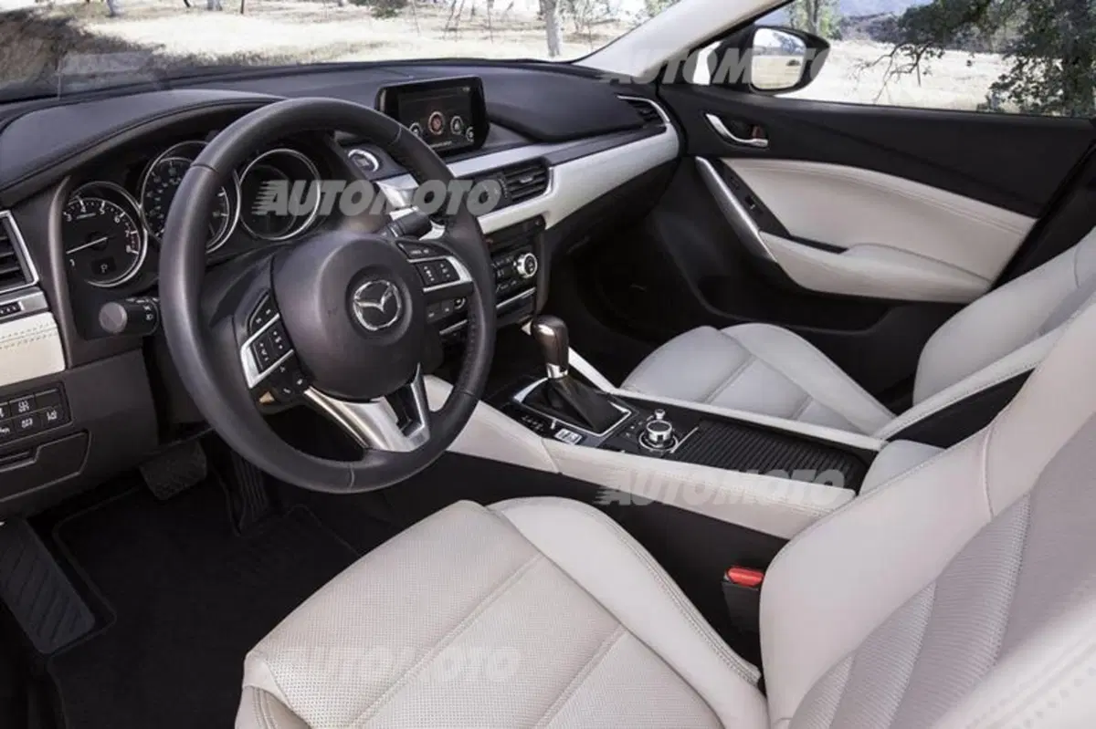 Mazda6 restyling: ecco come cambia dentro e fuori (22)