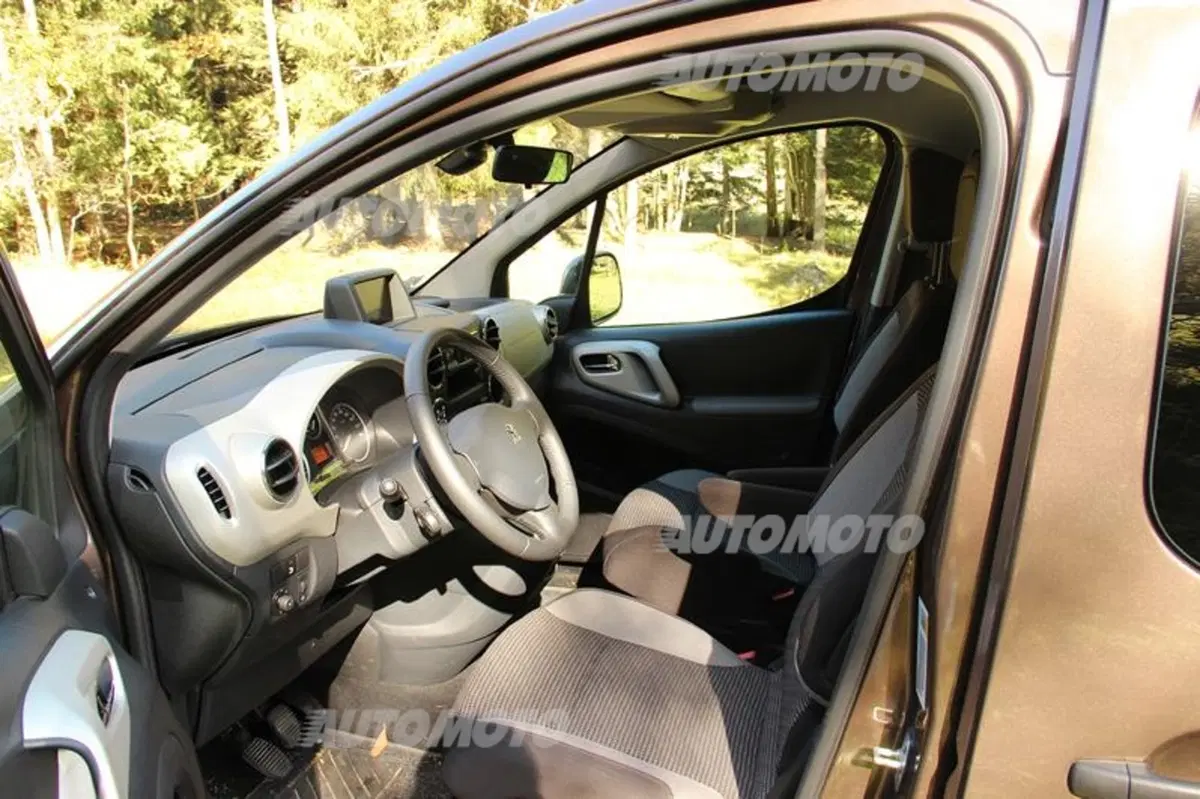 Peugeot Partner 4x4 Dangel (26)