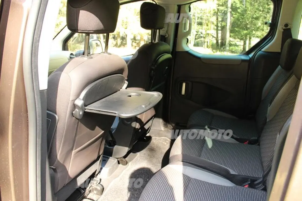 Peugeot Partner 4x4 Dangel (29)