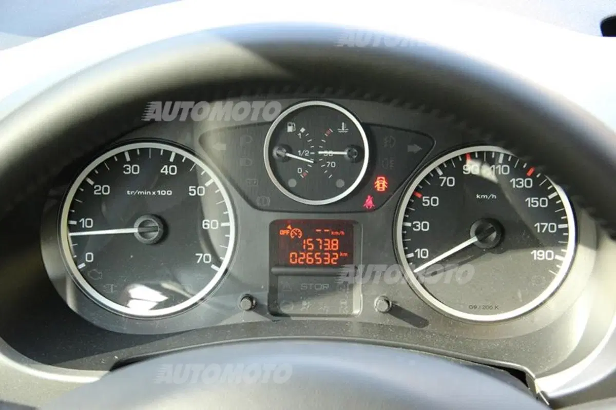 Peugeot Partner 4x4 Dangel (31)