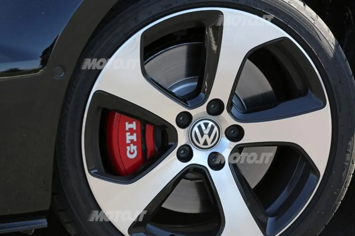 Volkswagen Golf, dal diesel all'elettrico. Ecco l'esercito al completo (16)