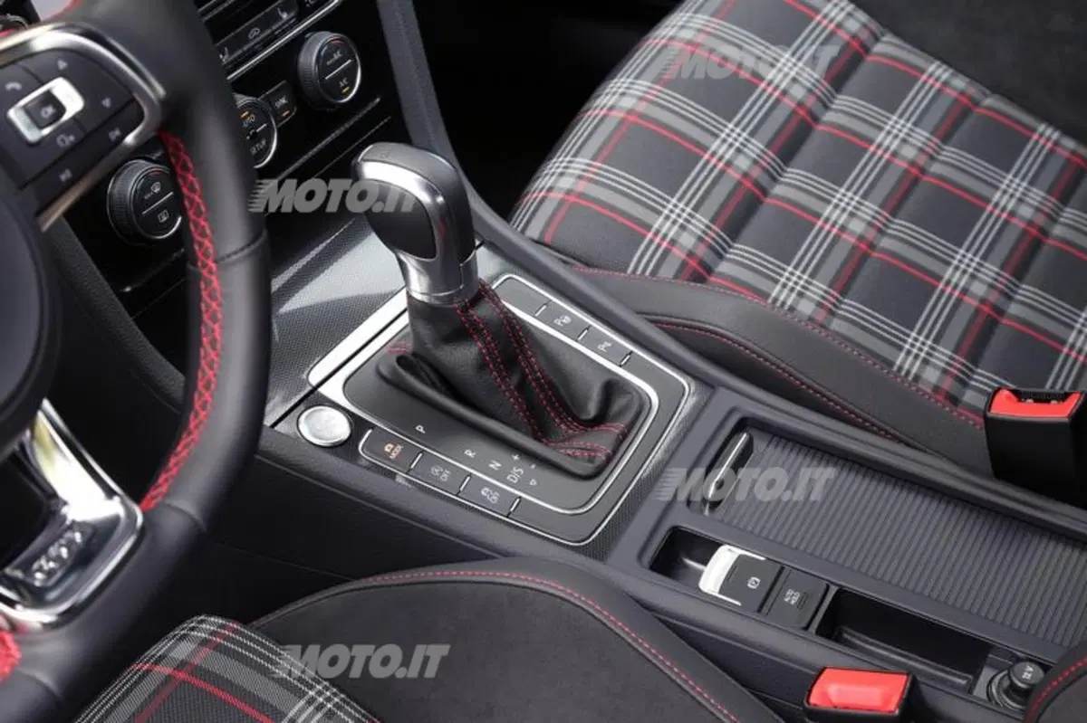 Volkswagen Golf, dal diesel all'elettrico. Ecco l'esercito al completo (17)