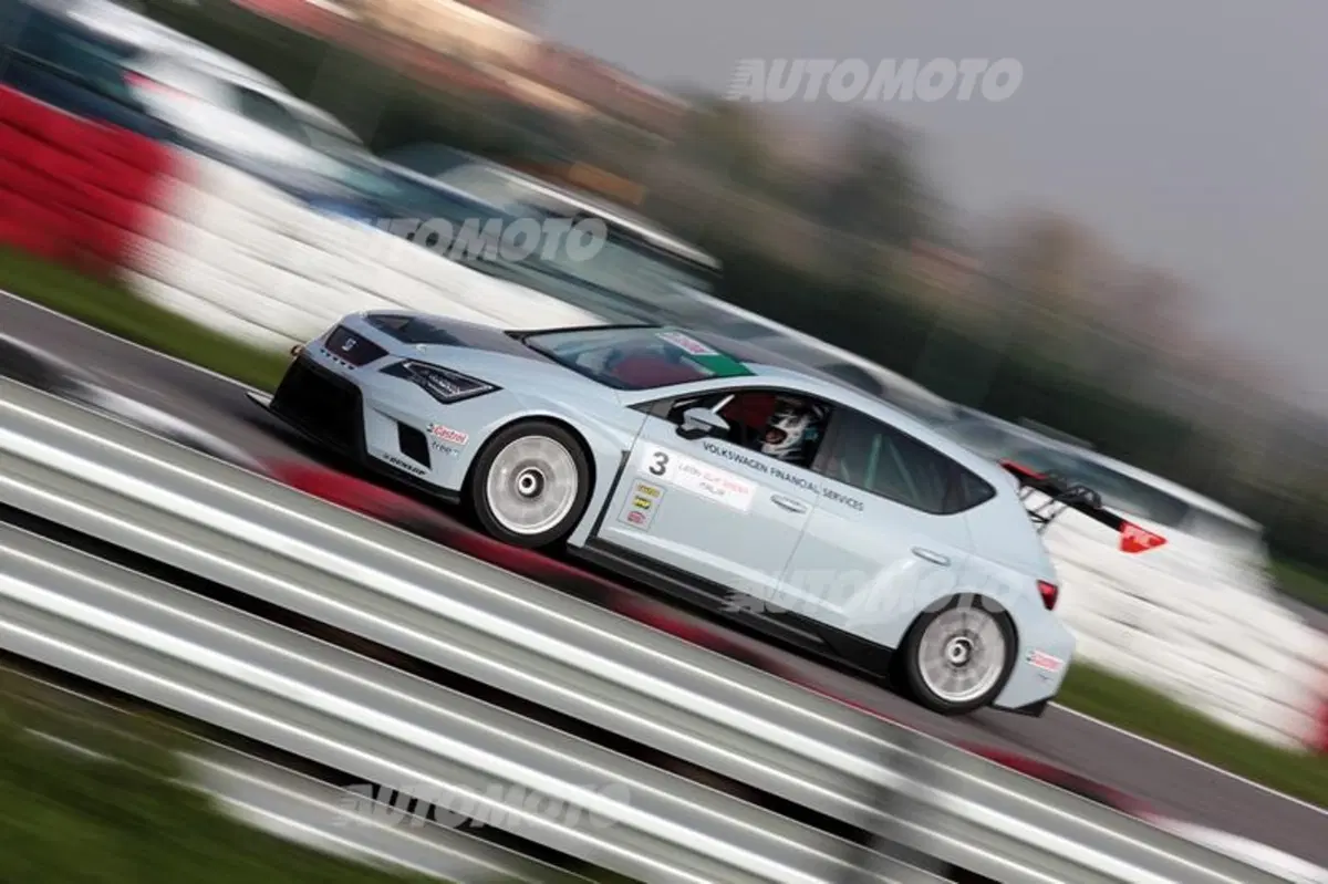 Seat Leon Cup Racer (9)