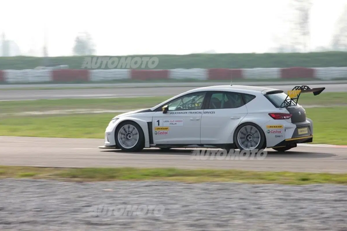 Seat Leon Cup Racer (21)