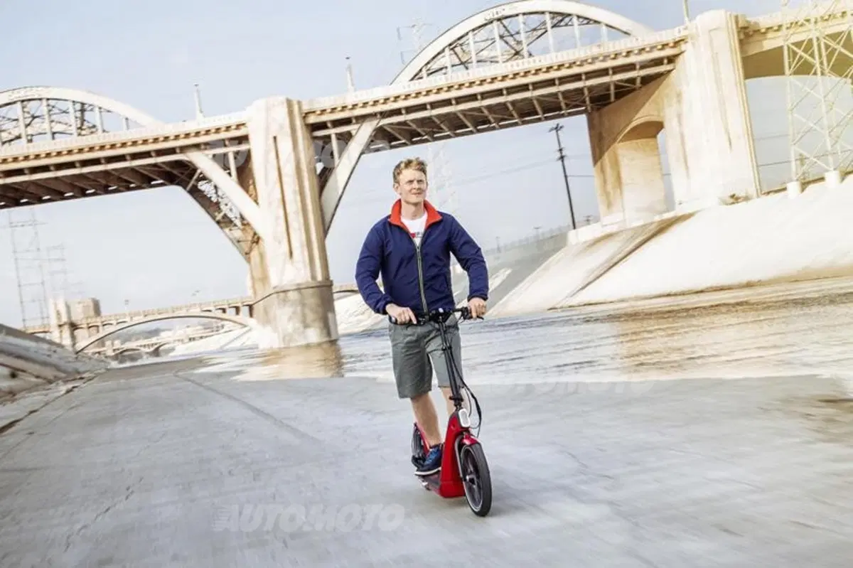 Mini Citysurfer: il monopattino elettrico da 25 km/h (4)