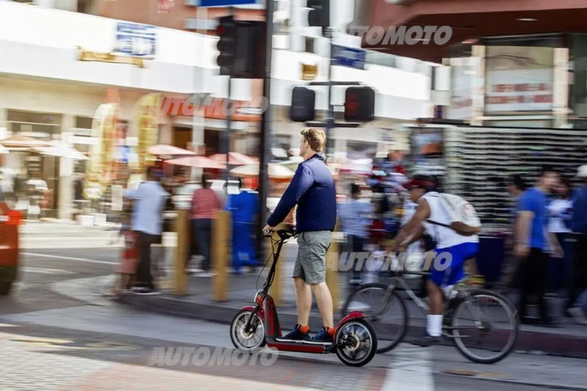 Mini Citysurfer: il monopattino elettrico da 25 km/h (6)