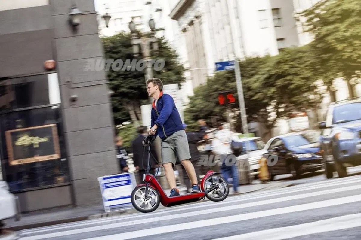 Mini Citysurfer: il monopattino elettrico da 25 km/h (8)