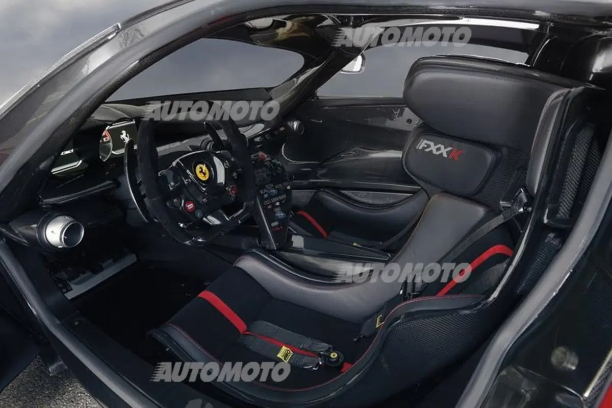 Ferrari FXX K: il nuovo "mostro" da 1050 CV (3)