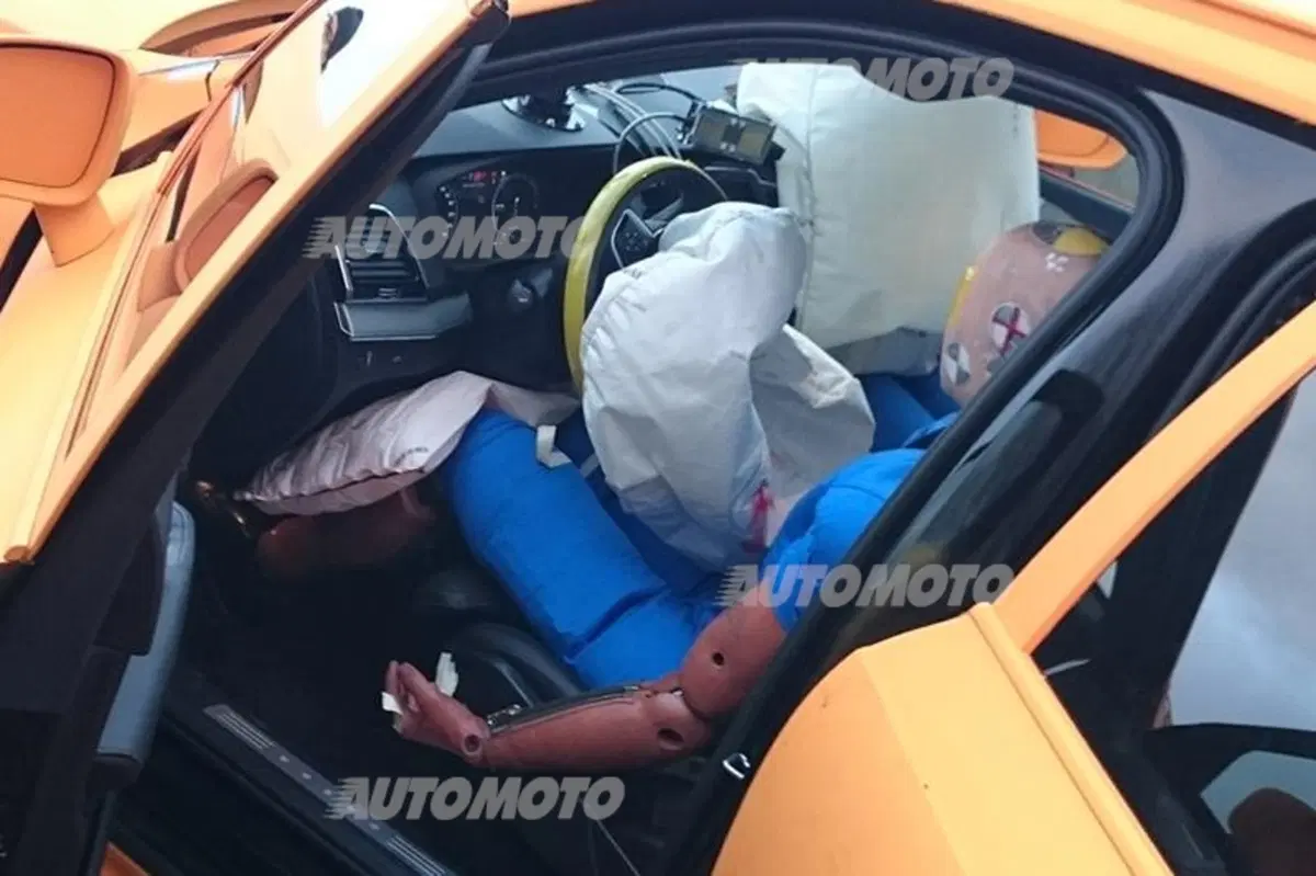 Volvo supera gli attuali crash test e scongiura le lesioni spinali più gravi (13)