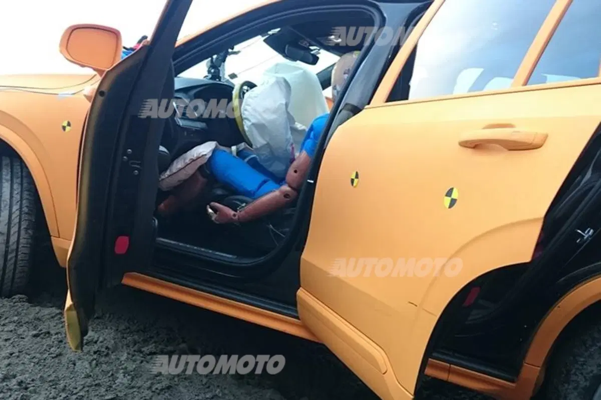 Volvo supera gli attuali crash test e scongiura le lesioni spinali più gravi (14)