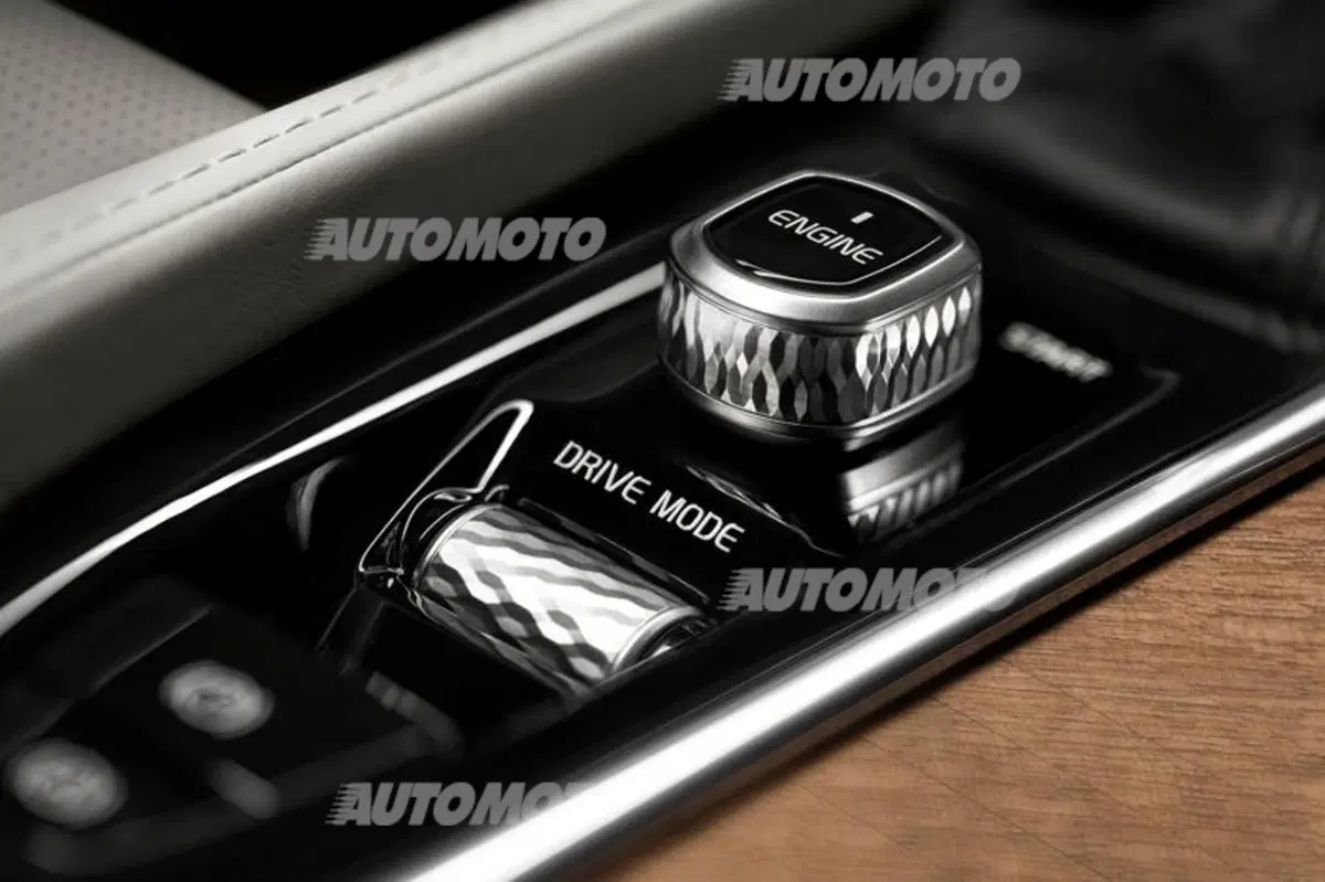 Volvo XC90 T8: i prezzi della SUV plug-in hybrid da 400 CV (4)