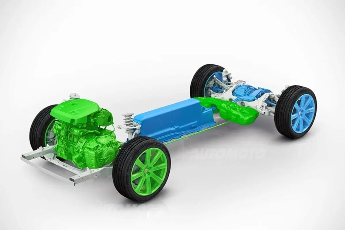 Volvo XC90 T8: i prezzi della SUV plug-in hybrid da 400 CV (13)