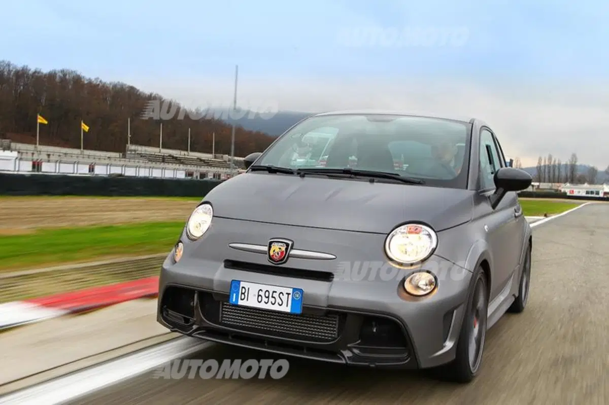 Abarth 695 Biposto (3)