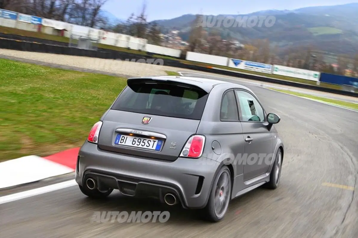 Abarth 695 Biposto (4)