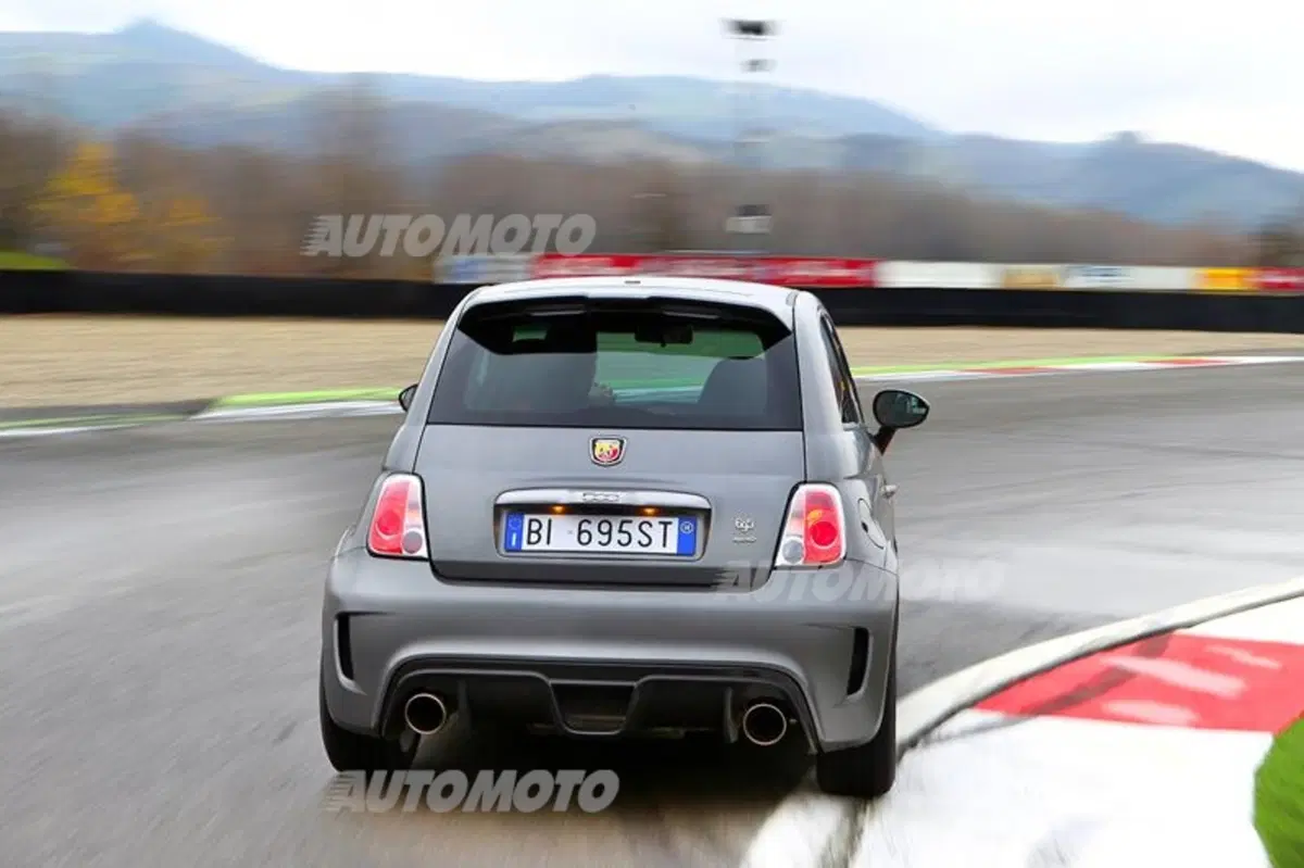 Abarth 695 Biposto (5)