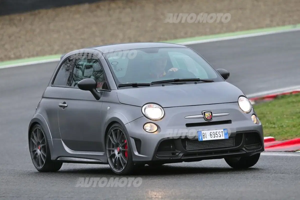 Abarth 695 Biposto (17)