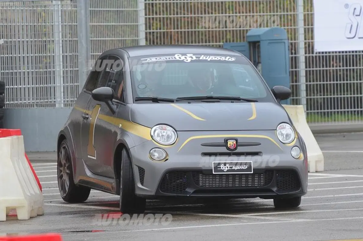 Abarth 695 Biposto (22)