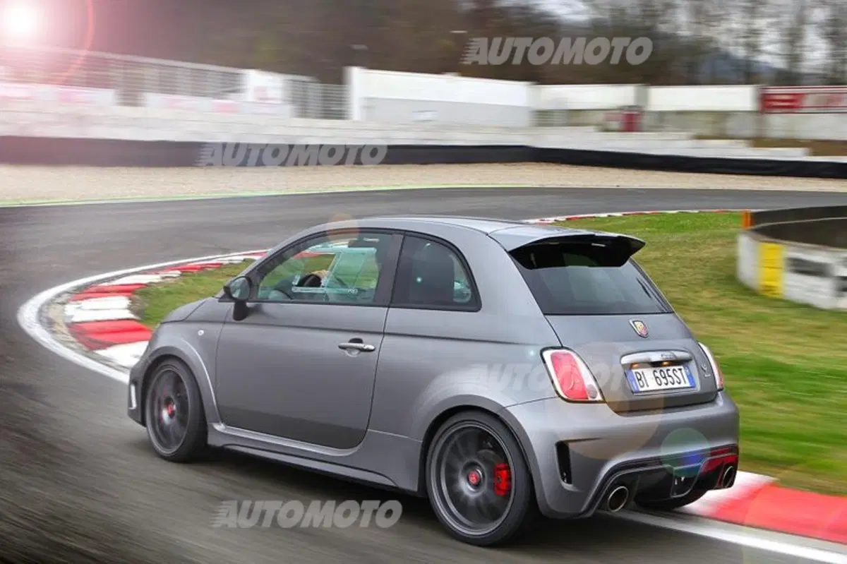 Abarth 695 Biposto (39)