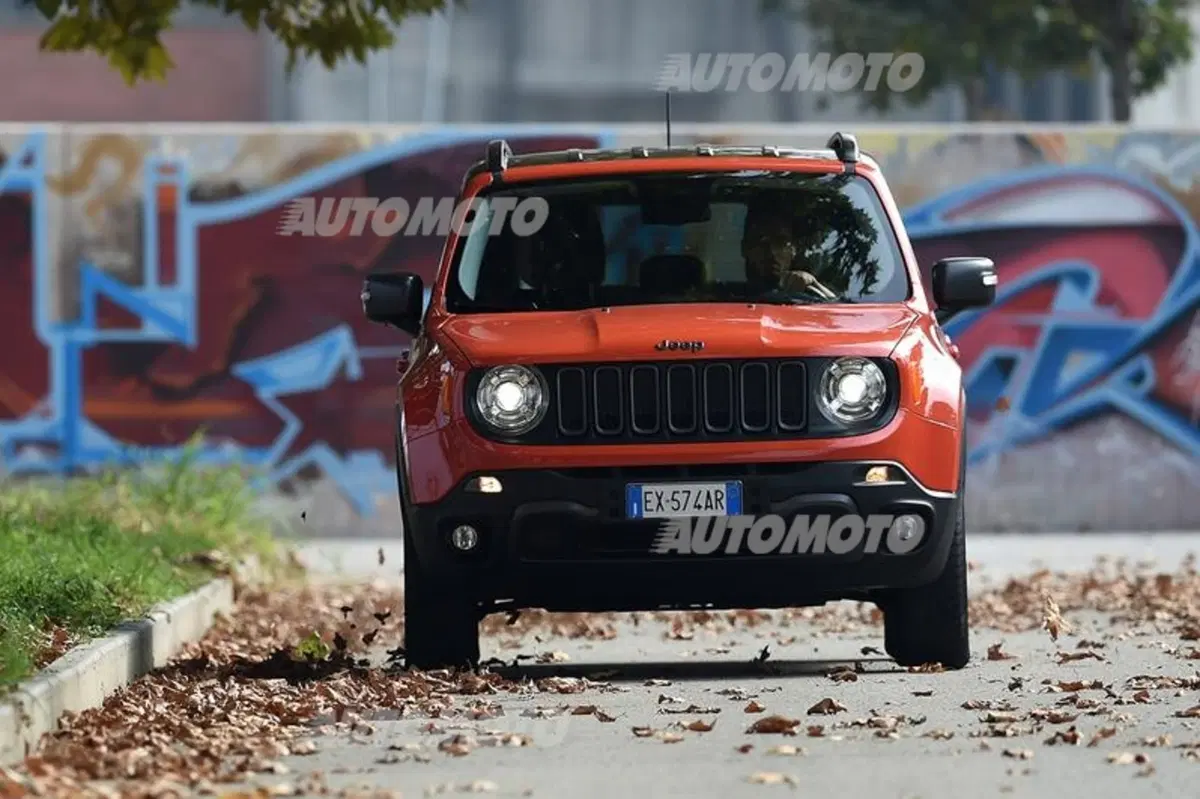 Jeep Renegade: arriva il cambio automatico a 9 rapporti. Ecco i prezzi (6)