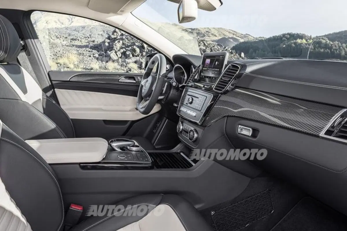 Mercedes-Benz GLE Coupè: la X6 non è più sola (20)