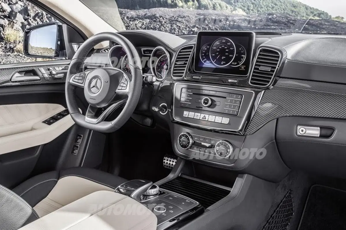 Mercedes-Benz GLE Coupè: la X6 non è più sola (21)