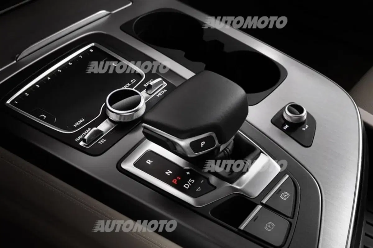 Nuova Audi Q7: perde 325 kg e guadagna una versione plug-in hybrid (16)